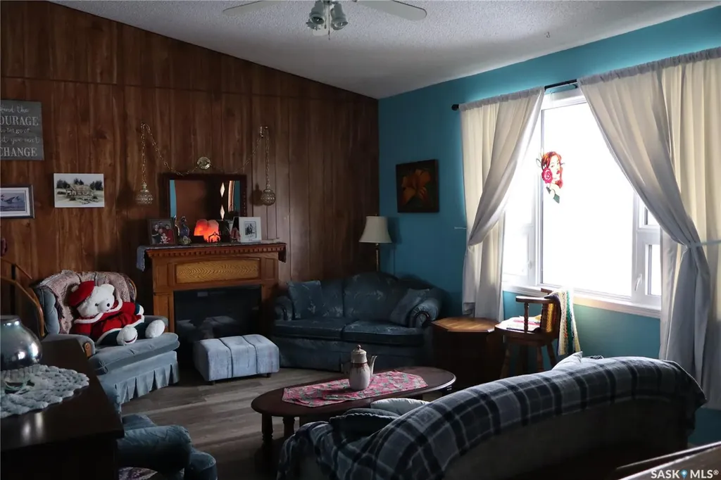 228 7th Avenue E Gravelbourg SK S0H 1X0