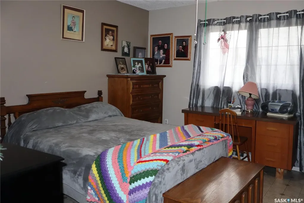 228 7th Avenue E Gravelbourg SK S0H 1X0