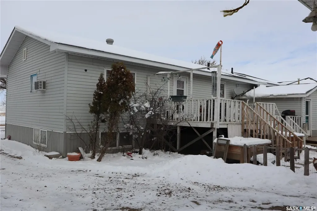 228 7th Avenue E Gravelbourg SK S0H 1X0