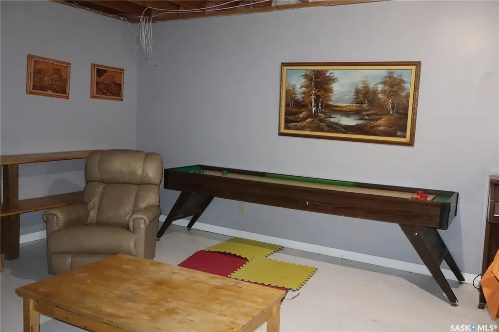 228 7th Avenue E Gravelbourg SK S0H 1X0