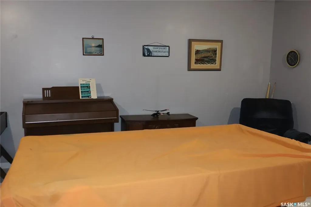 228 7th Avenue E Gravelbourg SK S0H 1X0