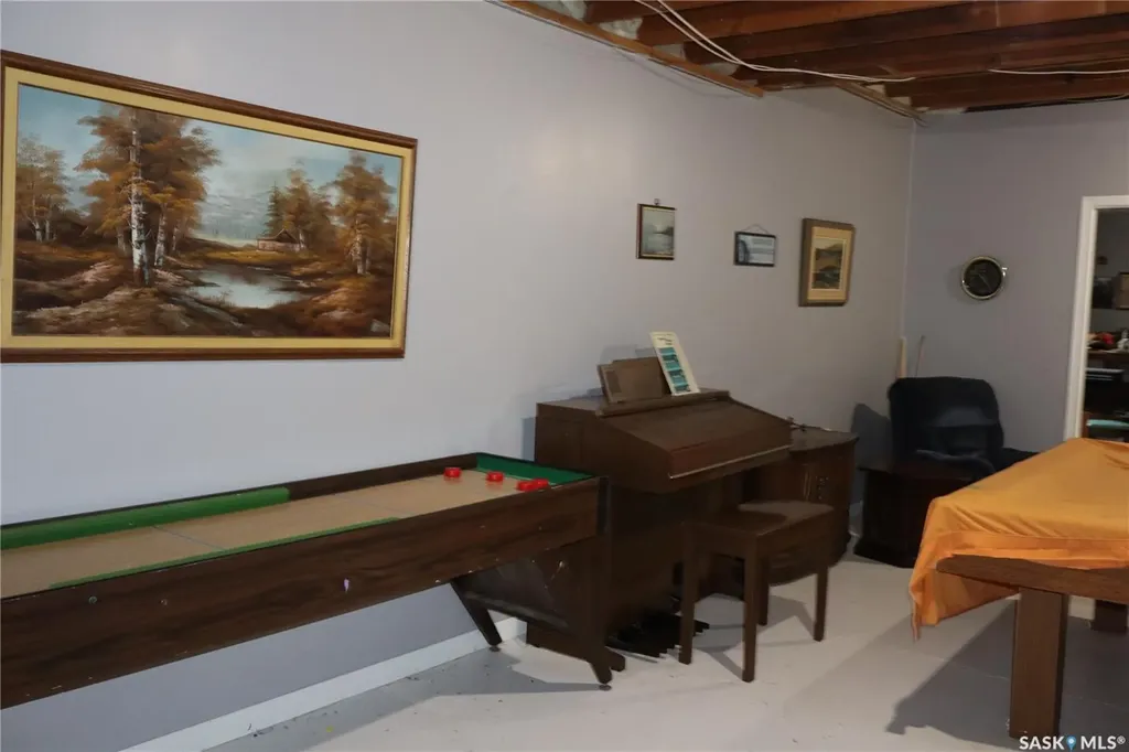 228 7th Avenue E Gravelbourg SK S0H 1X0