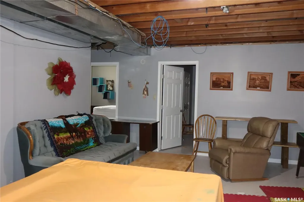 228 7th Avenue E Gravelbourg SK S0H 1X0