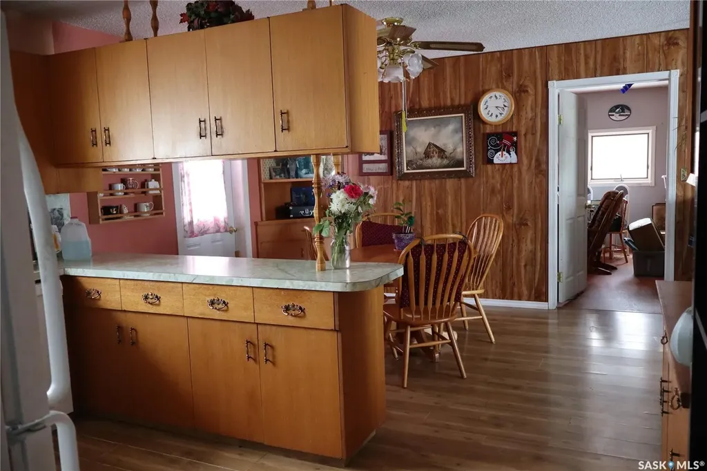 228 7th Avenue E Gravelbourg SK S0H 1X0
