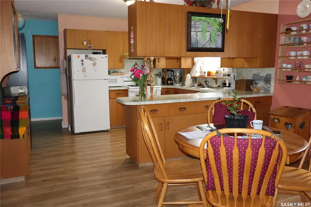 228 7th Avenue E Gravelbourg SK S0H 1X0