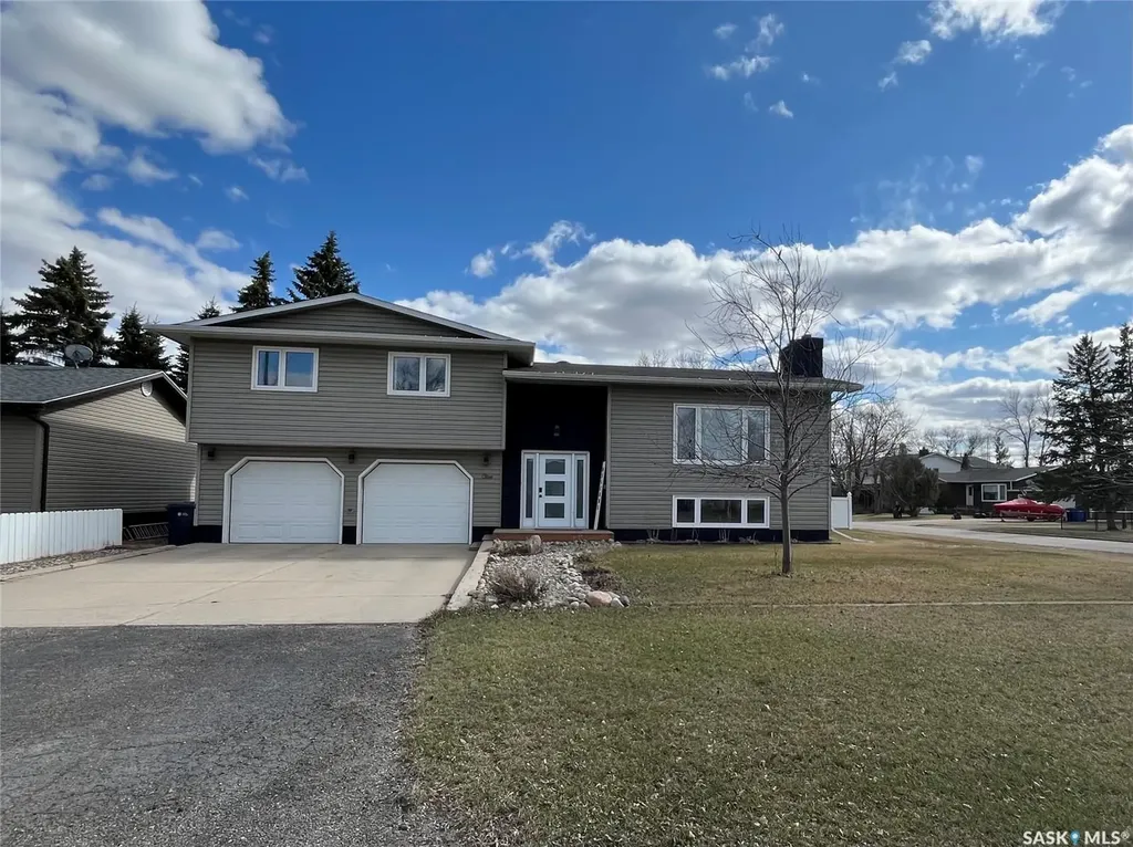5 Souris Avenue Redvers SK S0C 2H0