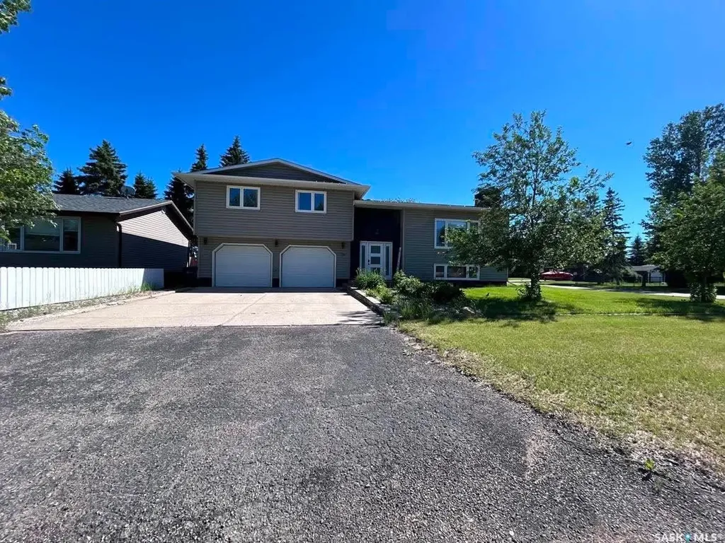 5 Souris Avenue Redvers SK S0C 2H0