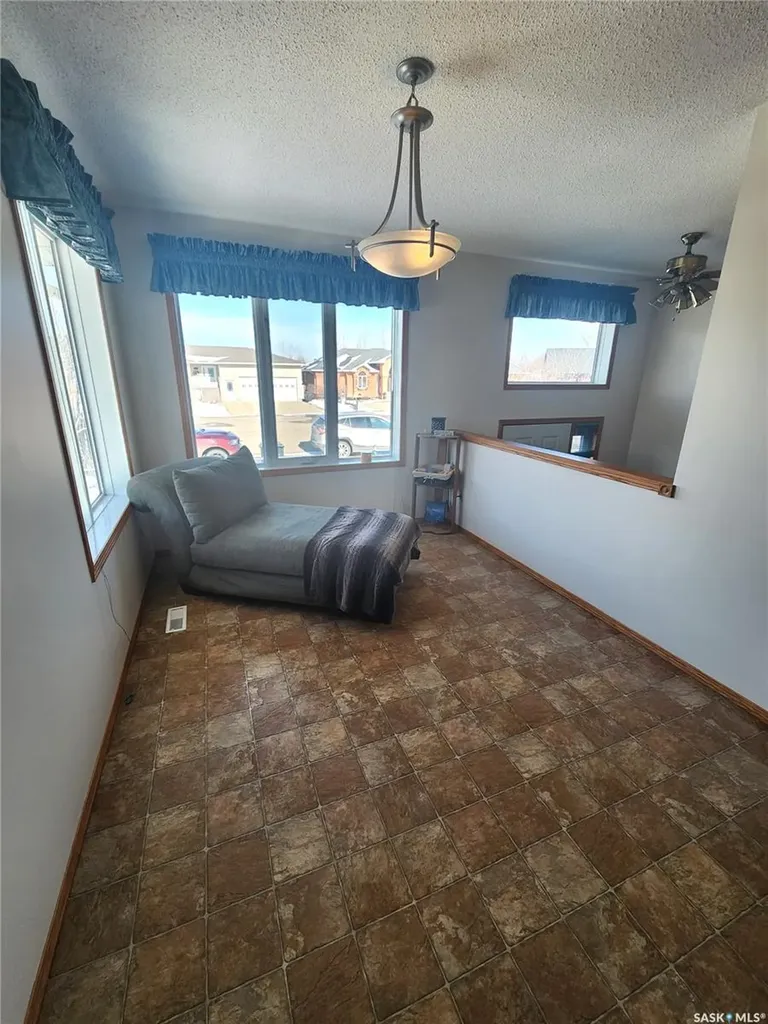 115 Carson Bay Lampman SK S0C 1N0