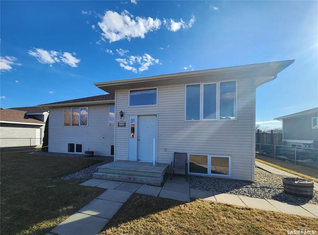 115 Carson Bay Lampman SK S0C 1N0