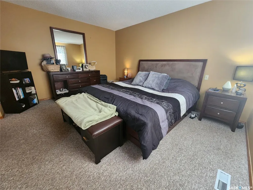 115 Carson Bay Lampman SK S0C 1N0