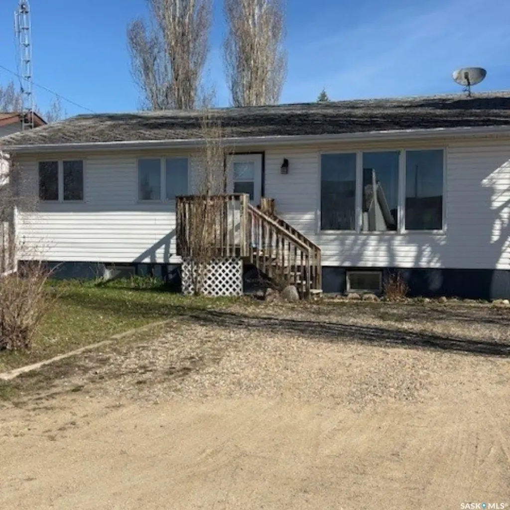 437 4th Avenue E St. Walburg SK S0M 2T0