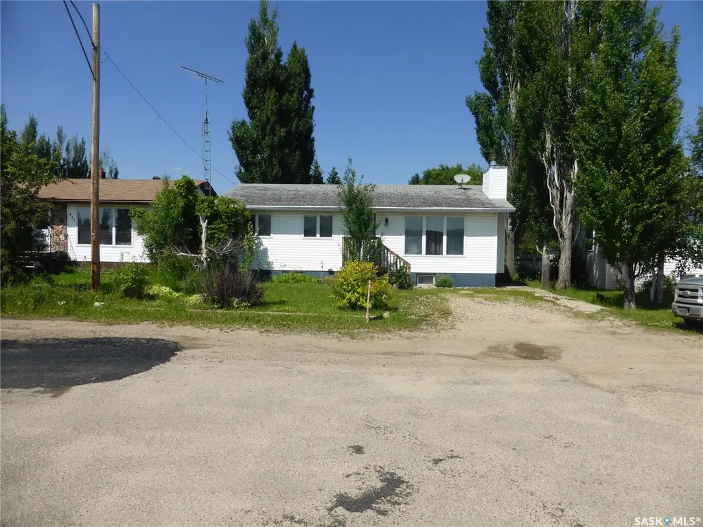 437 4th Avenue E St. Walburg SK S0M 2T0