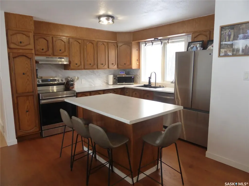 437 4th Avenue E St. Walburg SK S0M 2T0