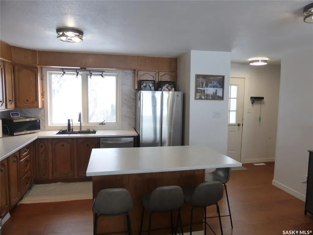 437 4th Avenue E St. Walburg SK S0M 2T0