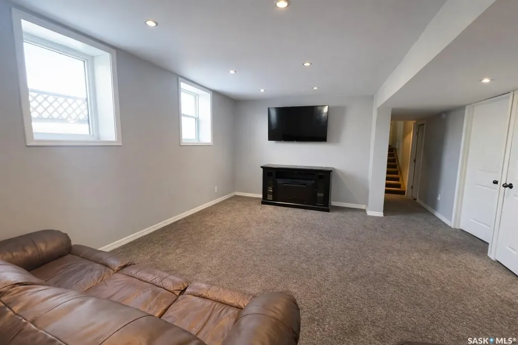 1600 Chaplin Street E Swift Current SK S9H 1K8