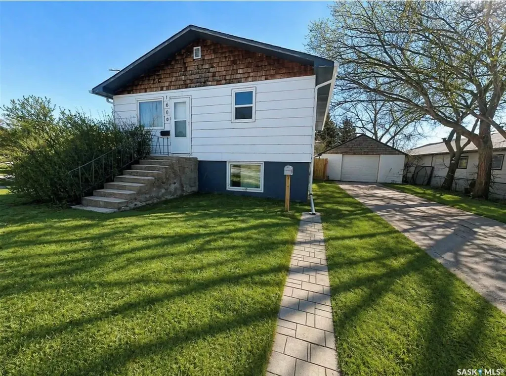 1600 Chaplin Street E Swift Current SK S9H 1K8