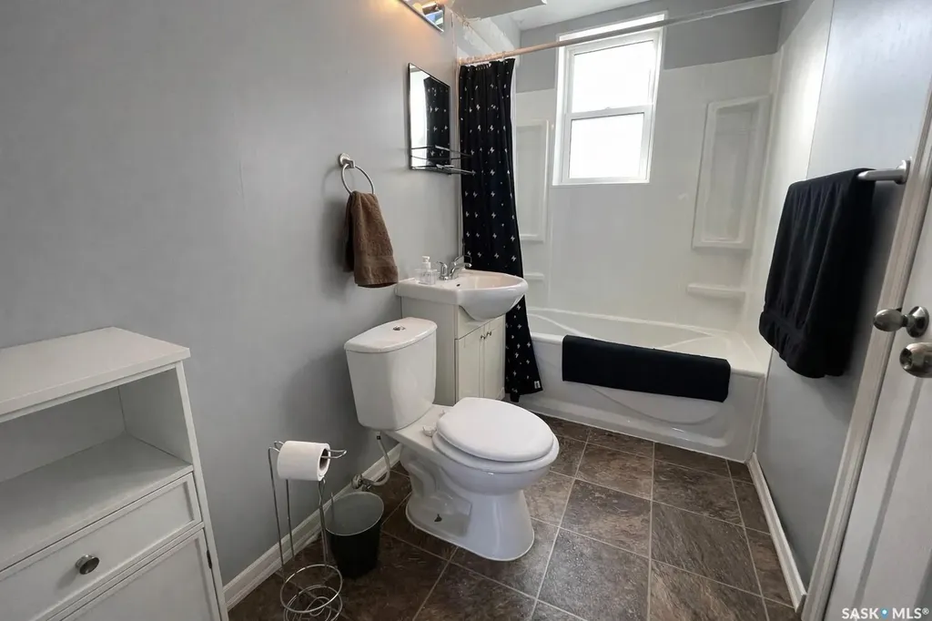 1600 Chaplin Street E Swift Current SK S9H 1K8