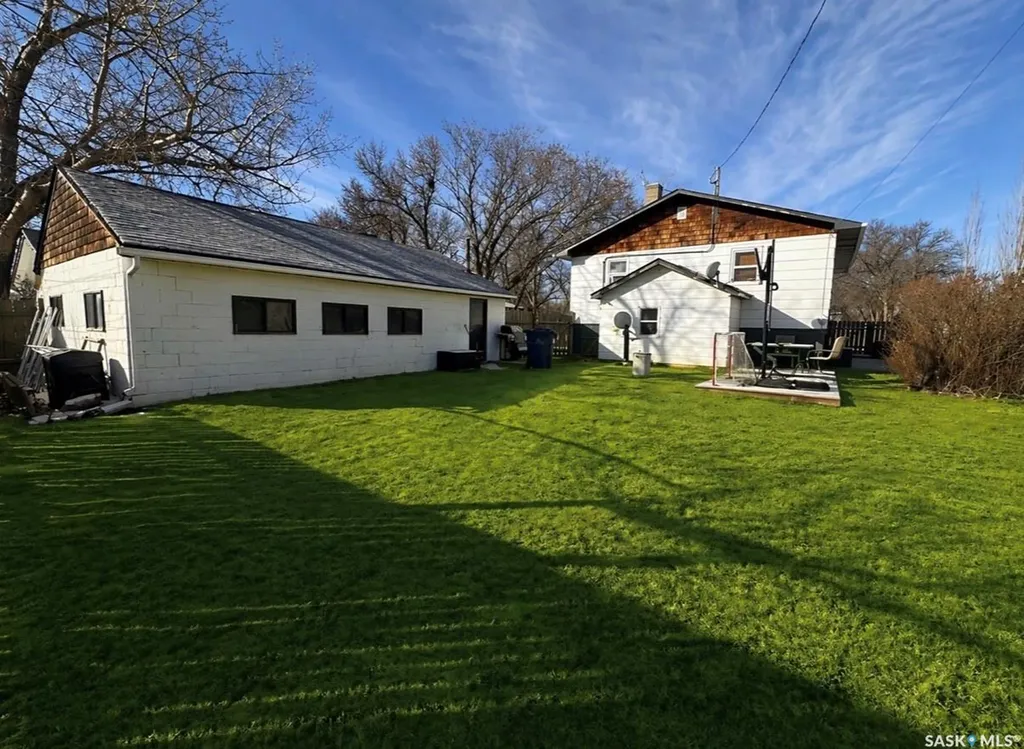 1600 Chaplin Street E Swift Current SK S9H 1K8