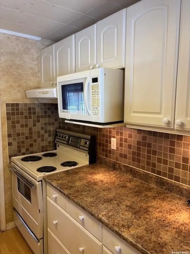 714 1st Street Kipling SK S0G 2S0