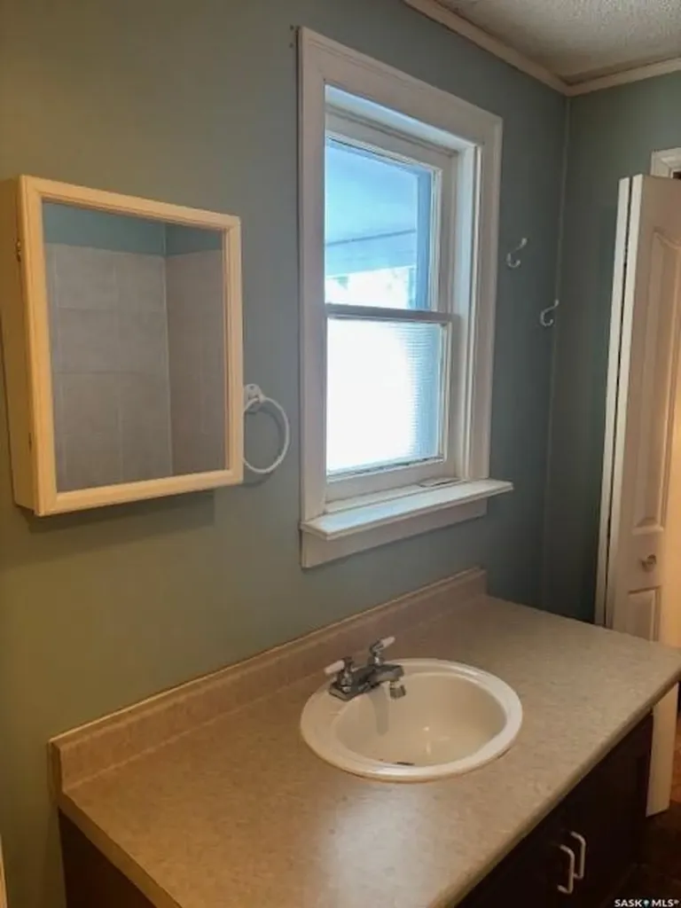 714 1st Street Kipling SK S0G 2S0