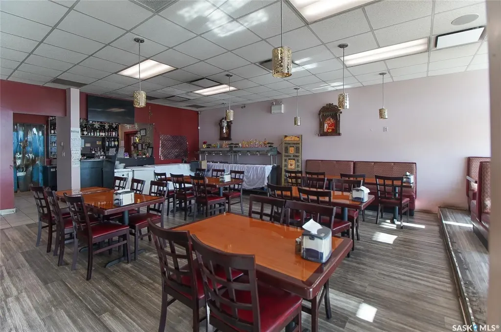 1908 Prince Of Wales Drive Regina SK S4Z 1A4