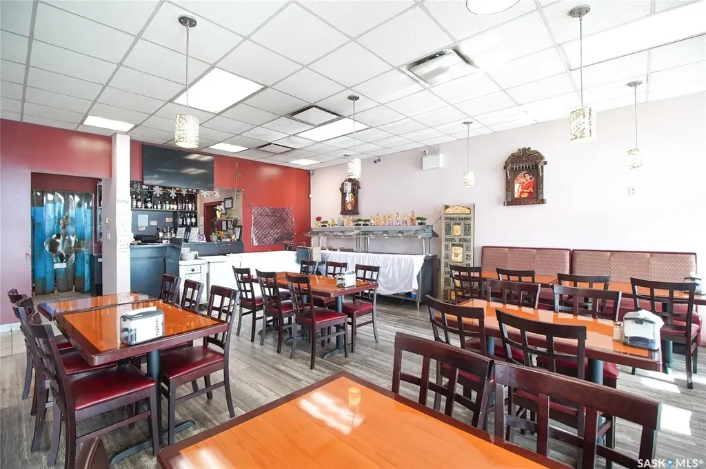 1908 Prince Of Wales Drive Regina SK S4Z 1A4