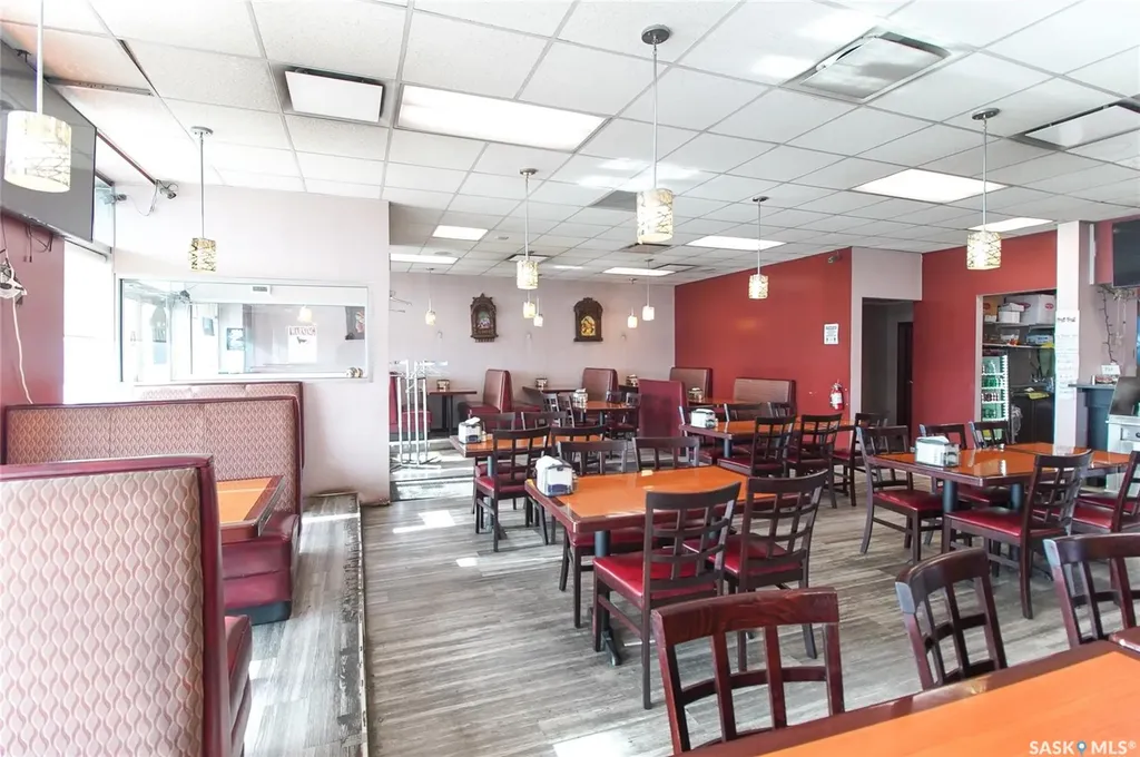 1908 Prince Of Wales Drive Regina SK S4Z 1A4