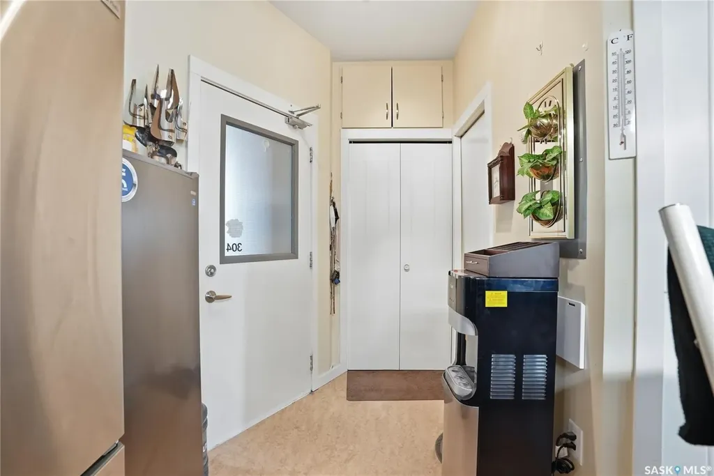 530 J Avenue S Saskatoon SK S7M 2A8