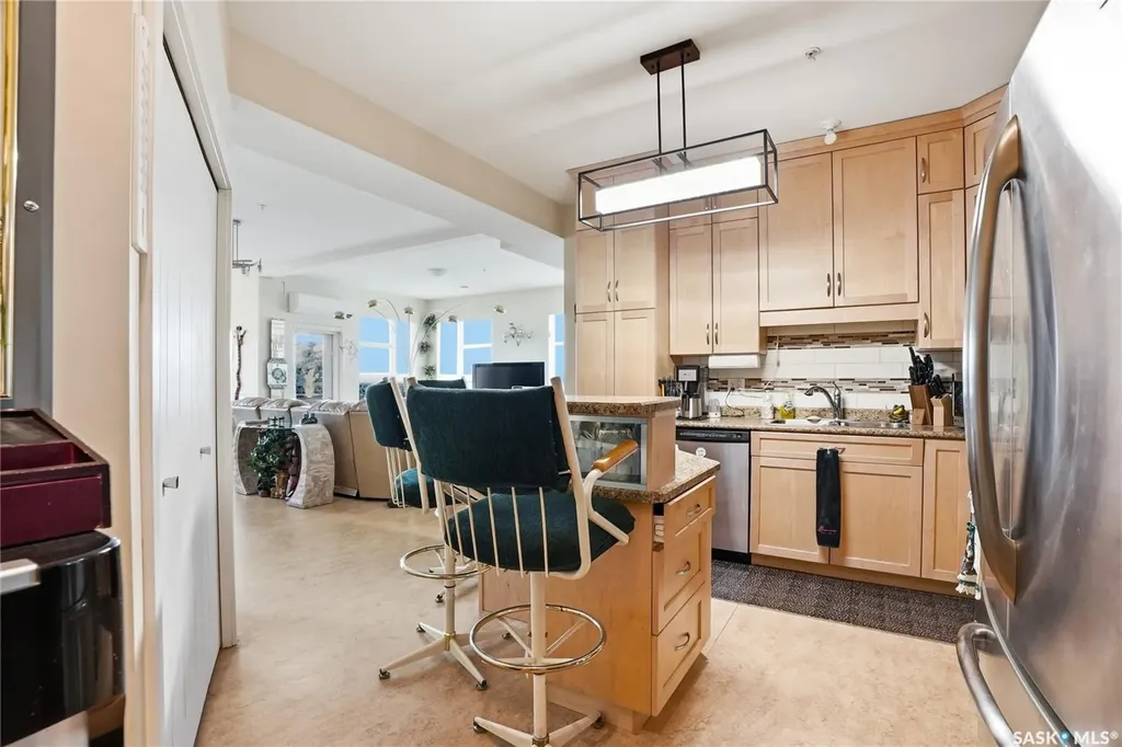 530 J Avenue S Saskatoon SK S7M 2A8
