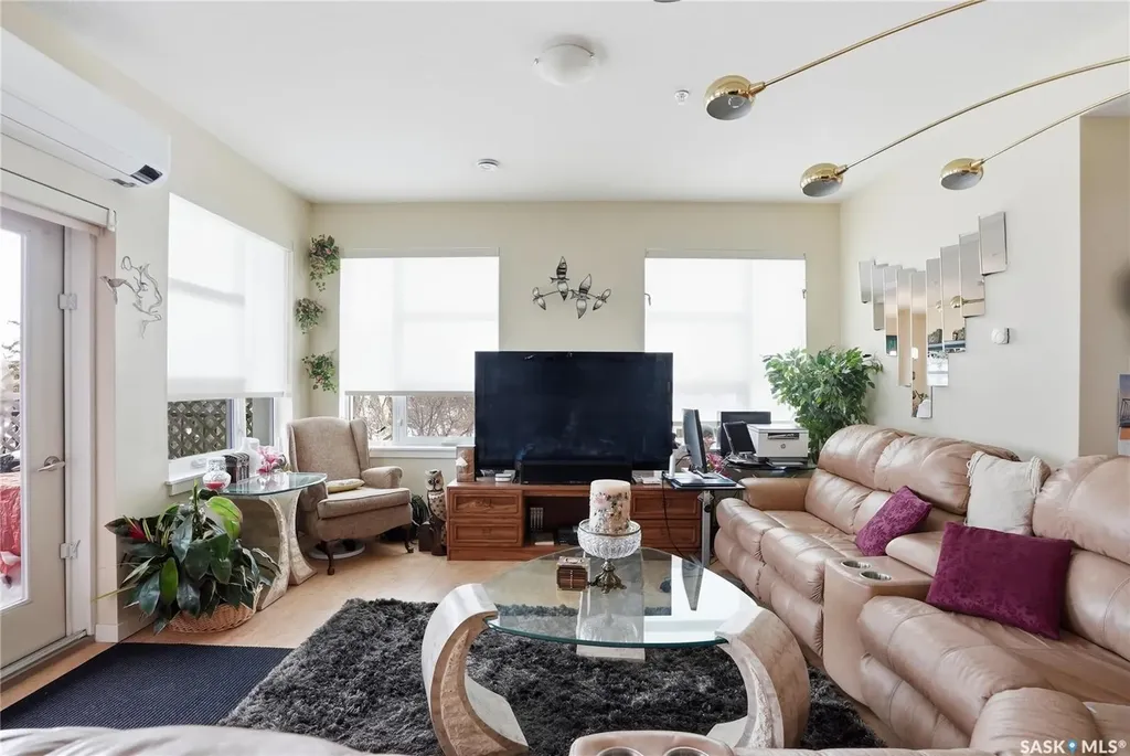 530 J Avenue S Saskatoon SK S7M 2A8