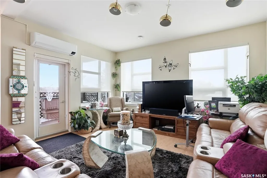 530 J Avenue S Saskatoon SK S7M 2A8