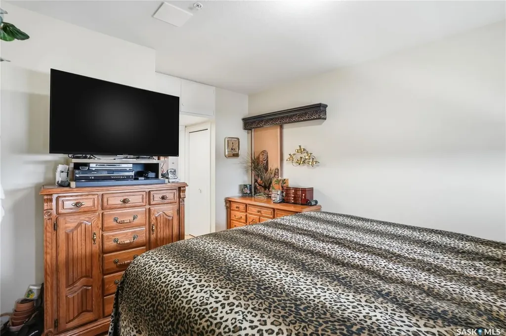 530 J Avenue S Saskatoon SK S7M 2A8