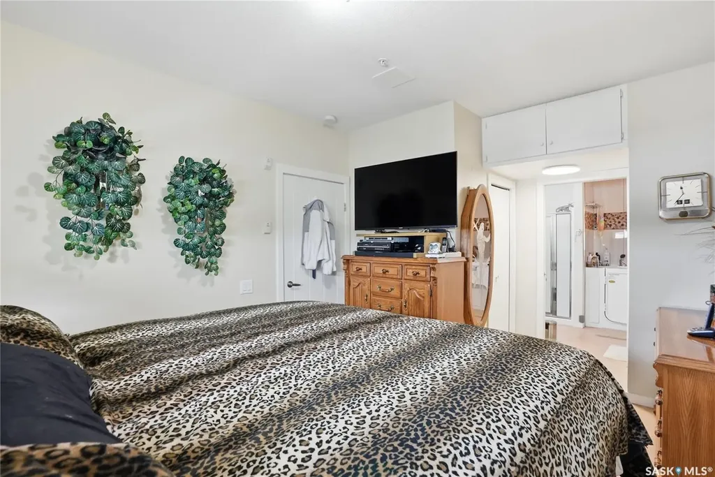 530 J Avenue S Saskatoon SK S7M 2A8
