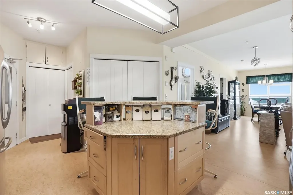 530 J Avenue S Saskatoon SK S7M 2A8