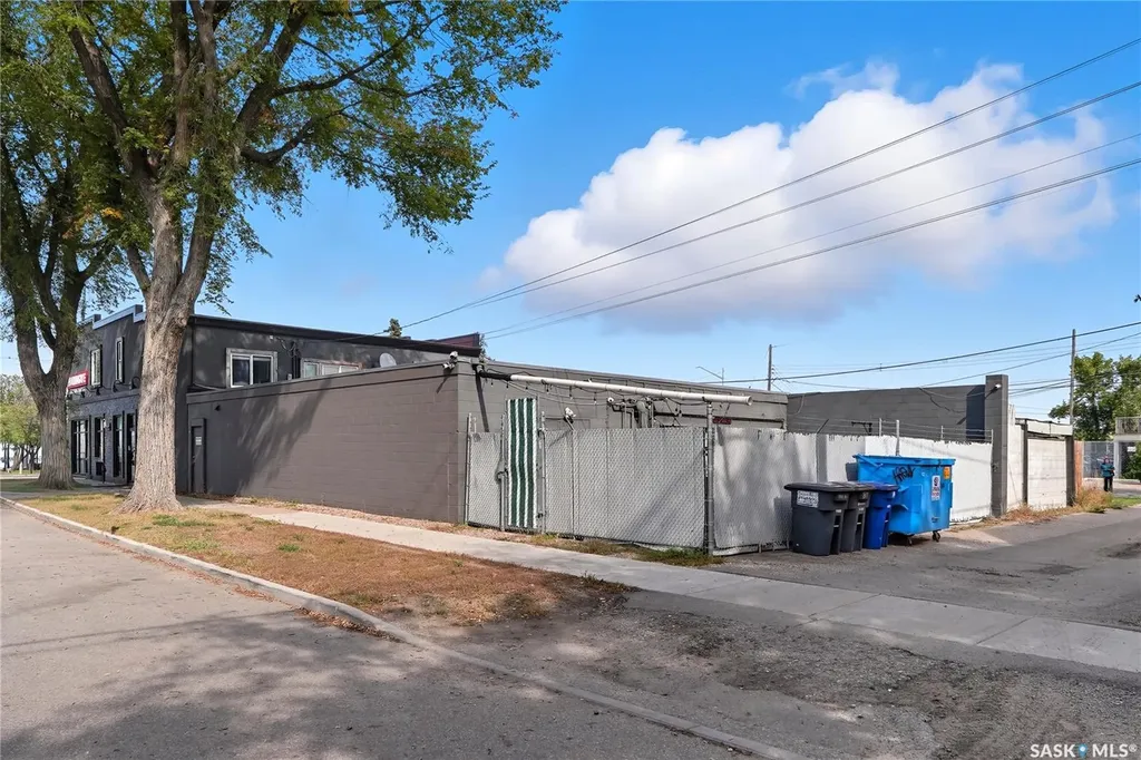 839 20th Street W Saskatoon SK S7M 1Y2