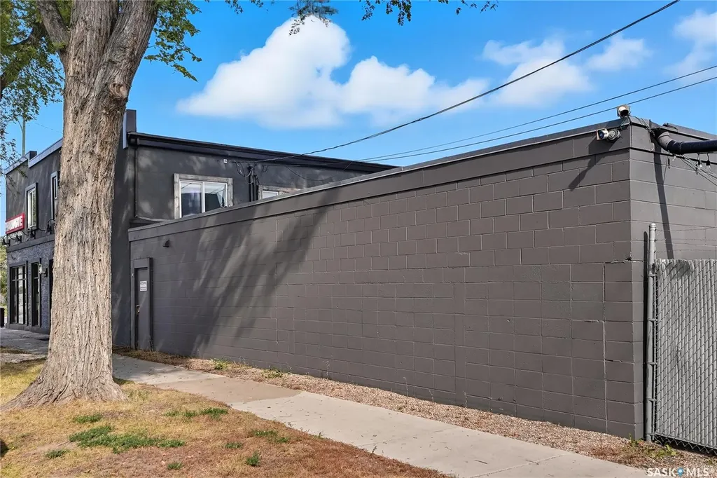 839 20th Street W Saskatoon SK S7M 1Y2