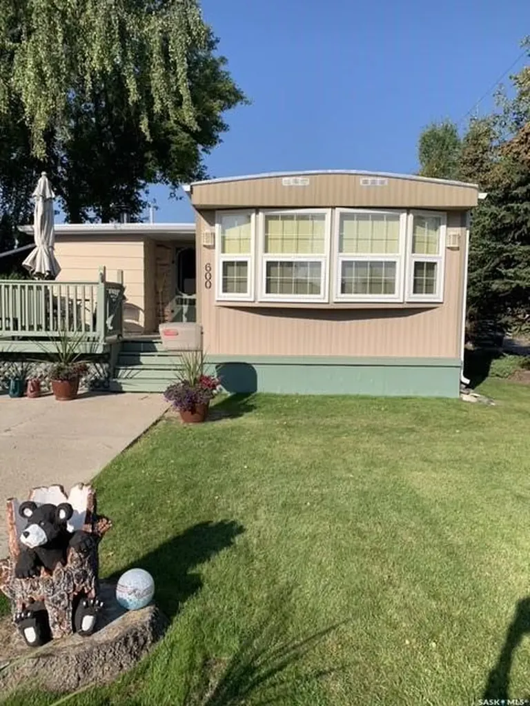 600 Memorial Drive E Spiritwood SK S0J 2M0