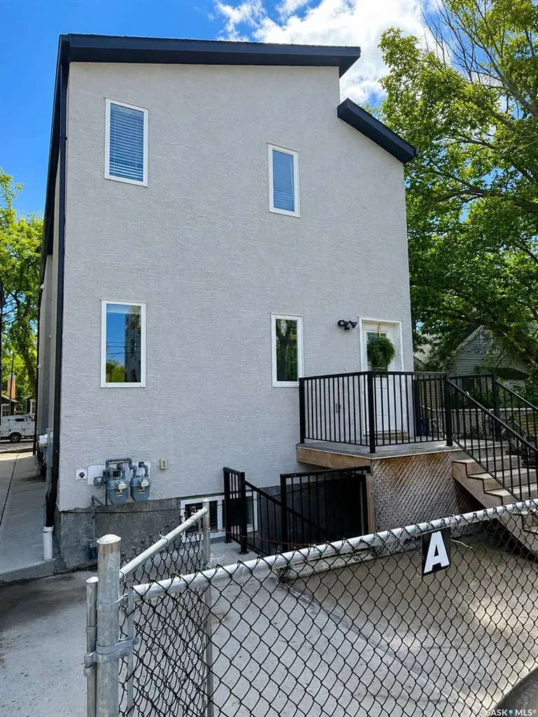 2264 Montreal Street Regina SK S4P 1L6