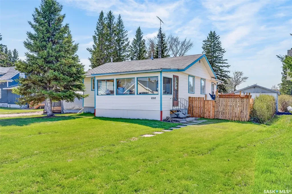 202 2nd Avenue Spalding SK S0K 4C0