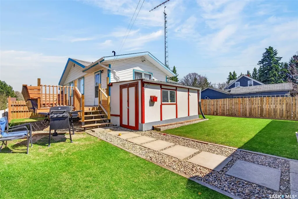 202 2nd Avenue Spalding SK S0K 4C0