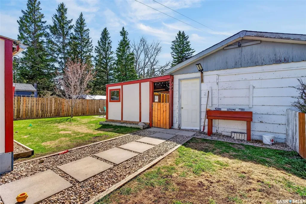 202 2nd Avenue Spalding SK S0K 4C0