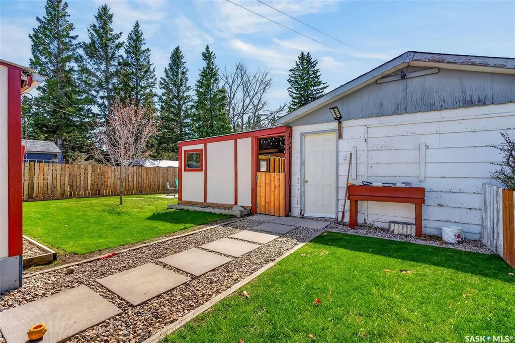 202 2nd Avenue Spalding SK S0K 4C0