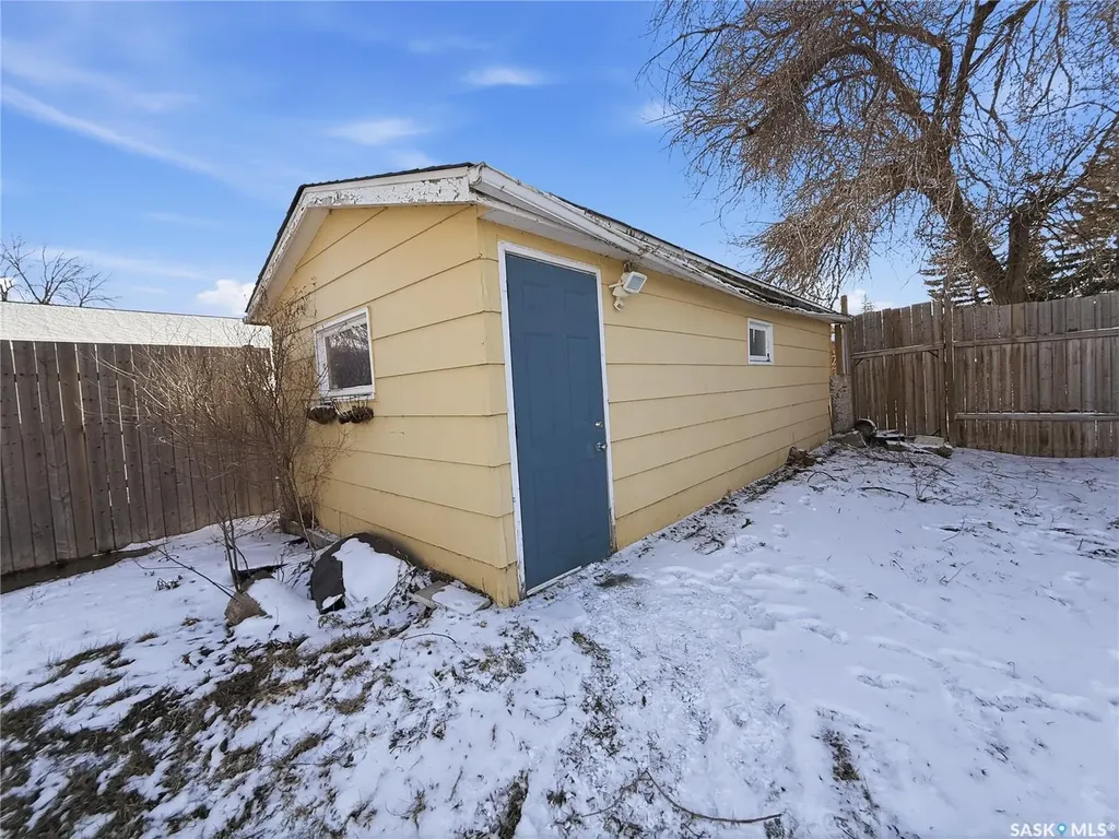 96 10th Avenue NE Swift Current SK S9H 2T2