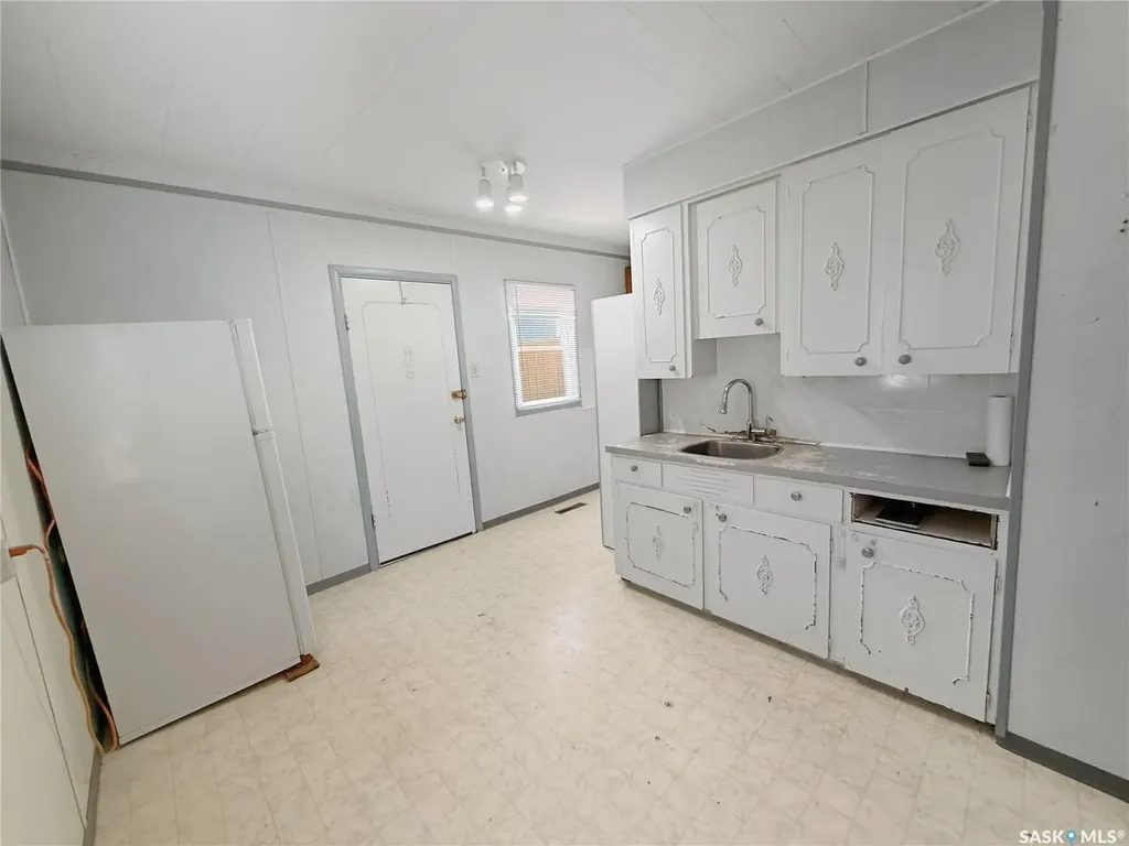 96 10th Avenue NE Swift Current SK S9H 2T2