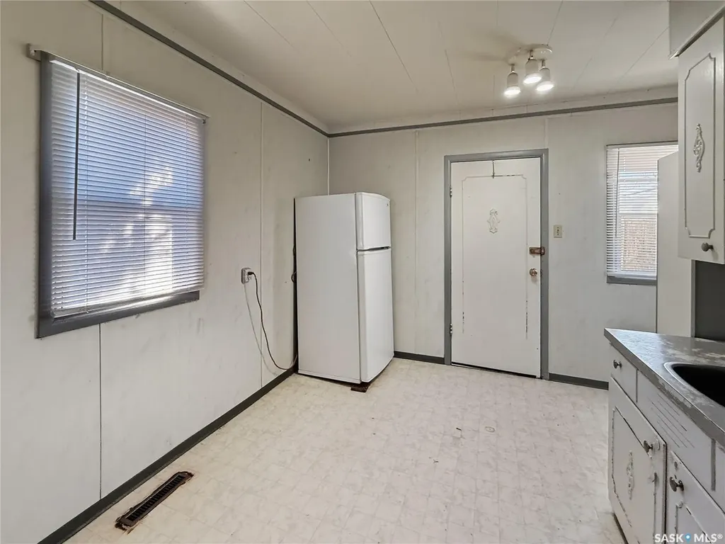 96 10th Avenue NE Swift Current SK S9H 2T2