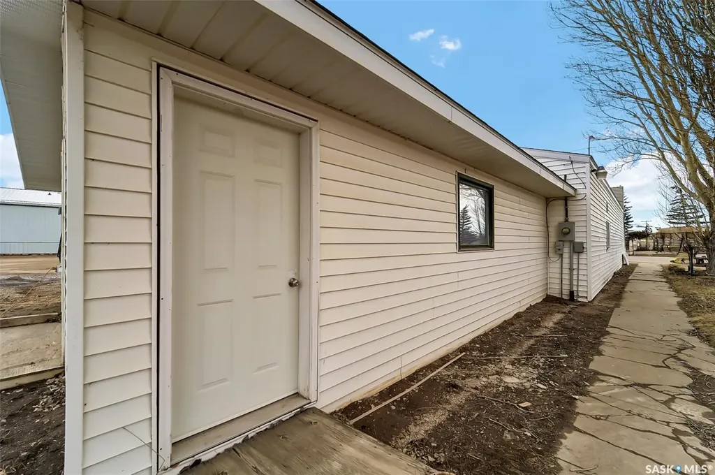 113 Railway Avenue W Watson SK S0K 4V0