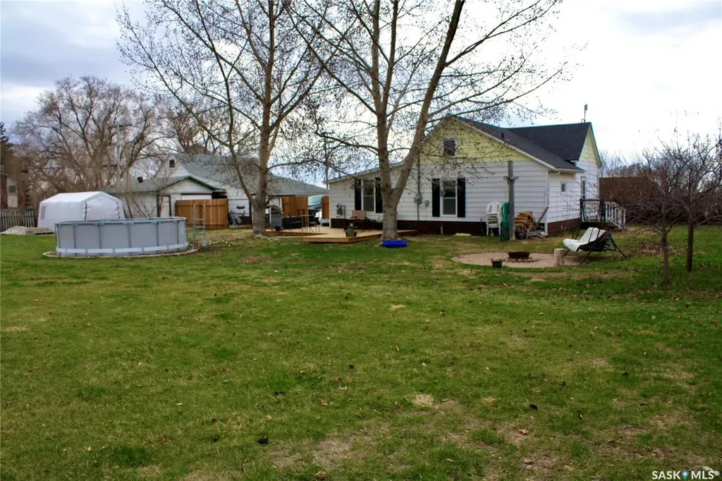 200 3rd Street Dundurn SK S0K 1K0