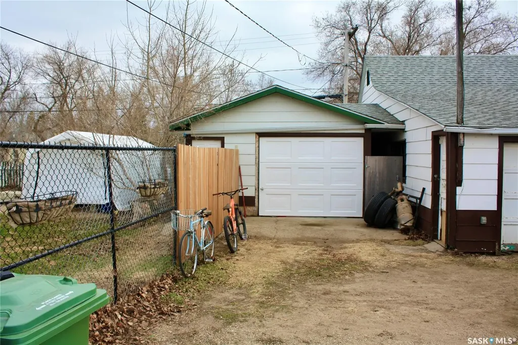 200 3rd Street Dundurn SK S0K 1K0