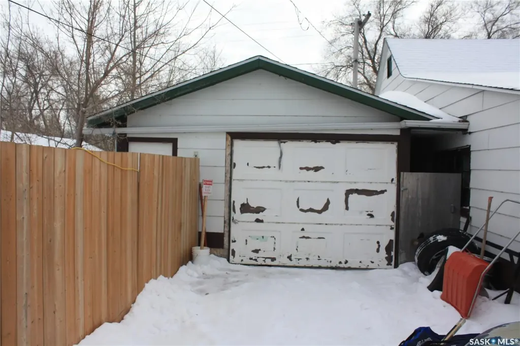 200 3rd Street Dundurn SK S0K 1K0