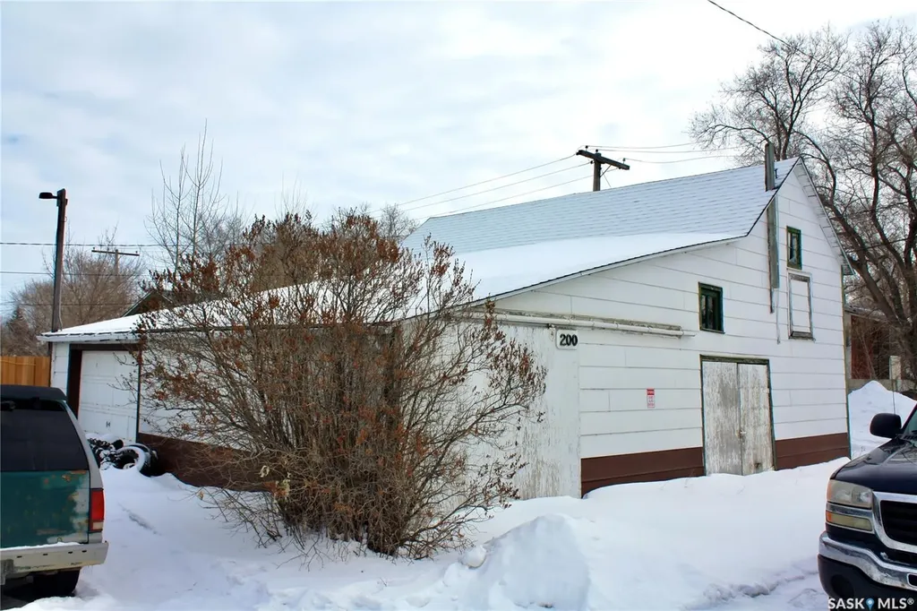 200 3rd Street Dundurn SK S0K 1K0